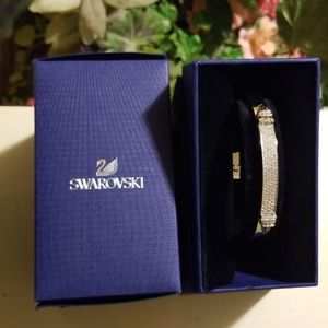 NWT Swarovski Distinct Bangle